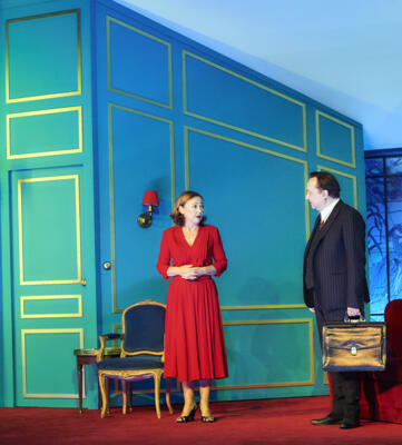 Theatre - "Lorsque l'enfant paraît - André Roussin"