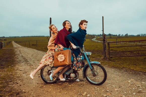 the girls in the rearview mirror 2/5