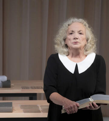 Theatre - "Les règles du savoir-vivre dans la société moderne / Music-hall"
