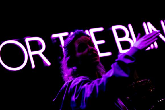 AMORE CIECO (Porno per ciechi) 14/17