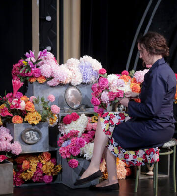 Theatre - "Changer l'eau des fleurs - Valérie Perrin"