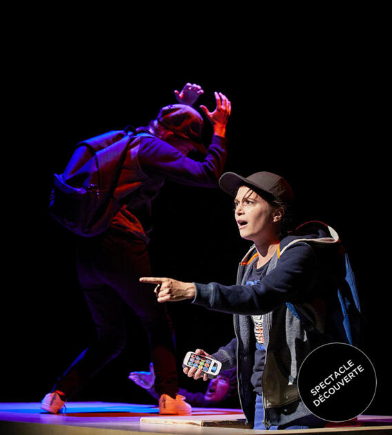 Theatre - "J'ai trop d'amis - David Lescot" 1/2